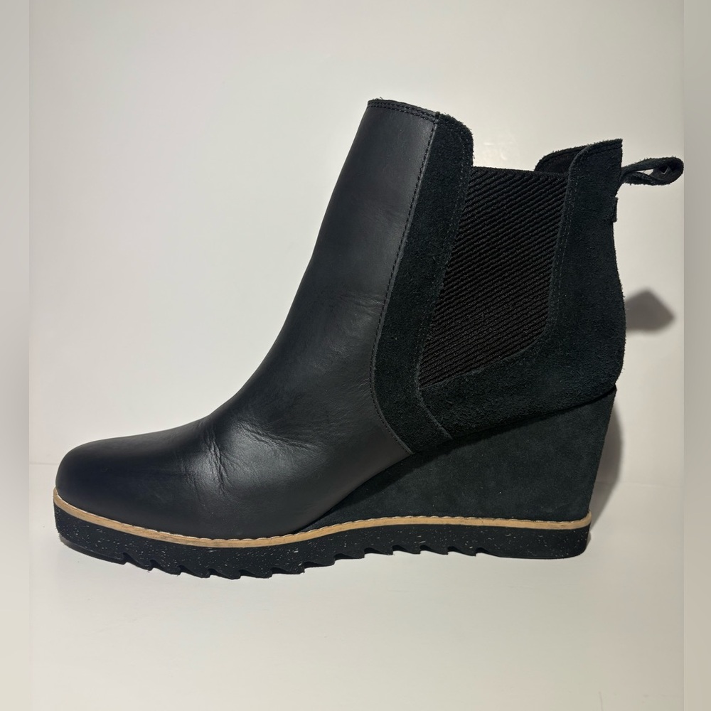Toms Women’s Sz 12 Maddie Black Wedge Water Resistant Boots